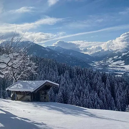 Hof Zur Linde Фермерский дом