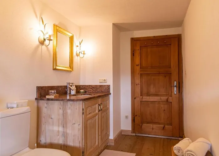 Hof Zur Linde בית חווה