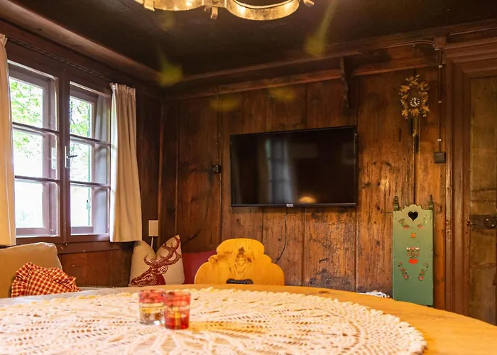 Hof Zur Linde בית חווה *