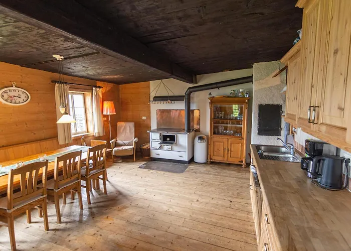 Hof Zur Linde בית חווה *